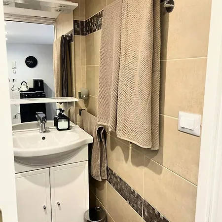 Apartament Exclusive By Sea Near Monaco For 3 People W Lan Kitchen Bedroom *